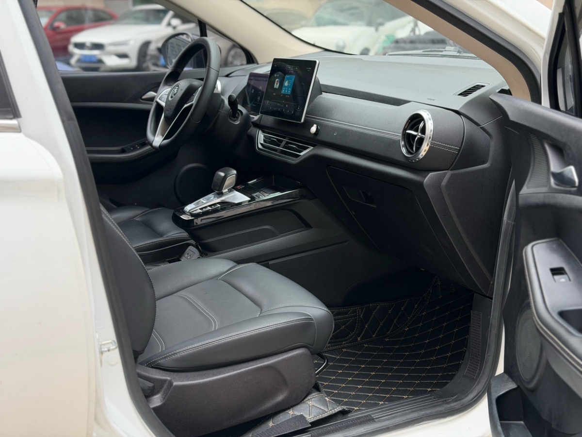 BYD Yuan New Energy 2019 car image #8