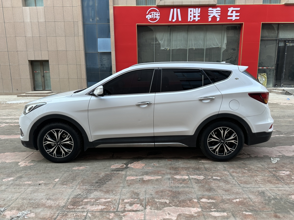Hyundai Santa Fe 2018 car image #8