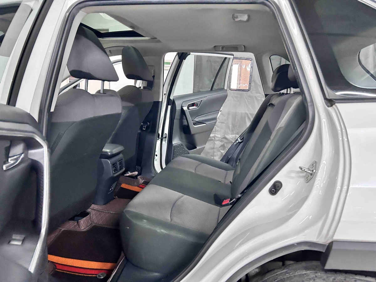Toyota RAV4 2020 #8 Toyota RAV4 2020 car image #8