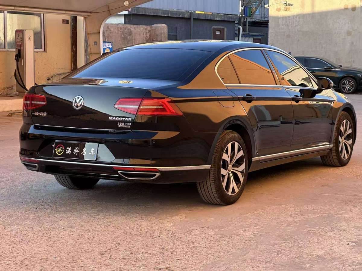 Volkswagen 2018 car image #8