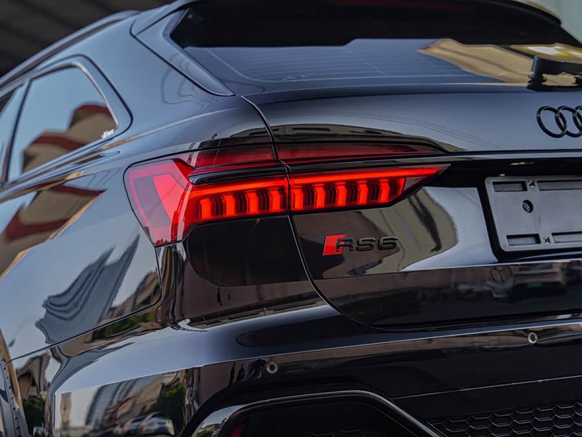 Audi RS 6 2023 car image #8