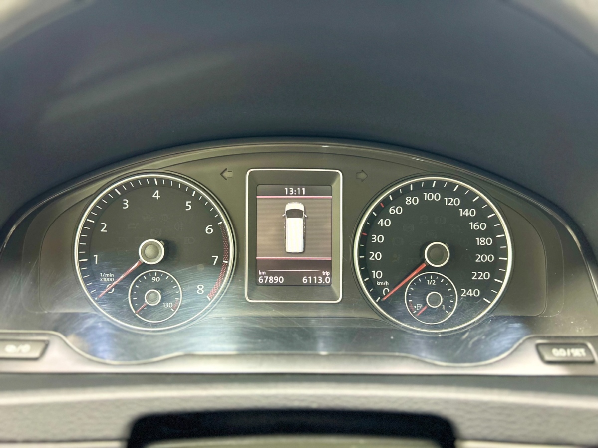 Volkswagen 2014 car image #8