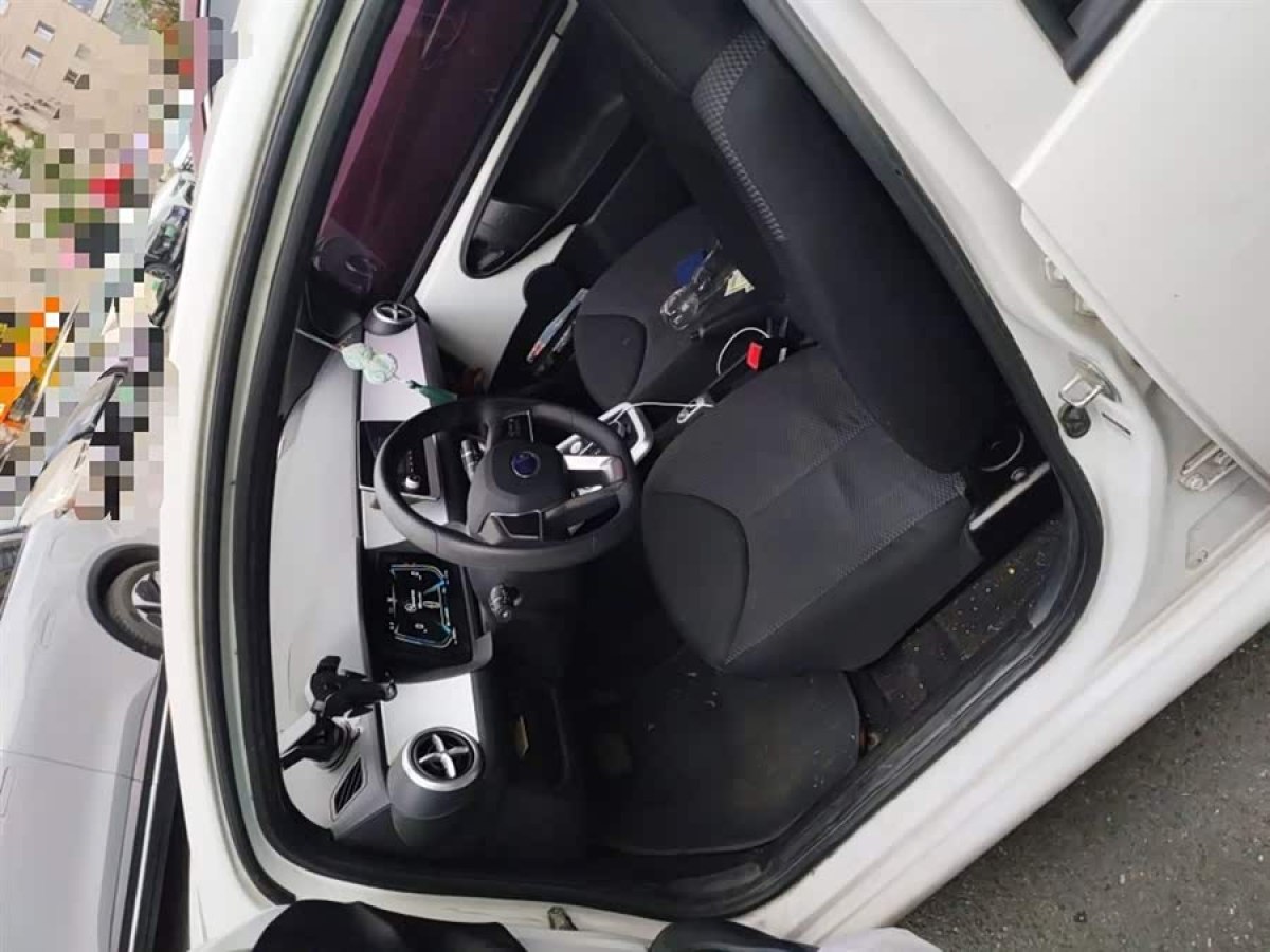 BYD e1 2019 car image #8