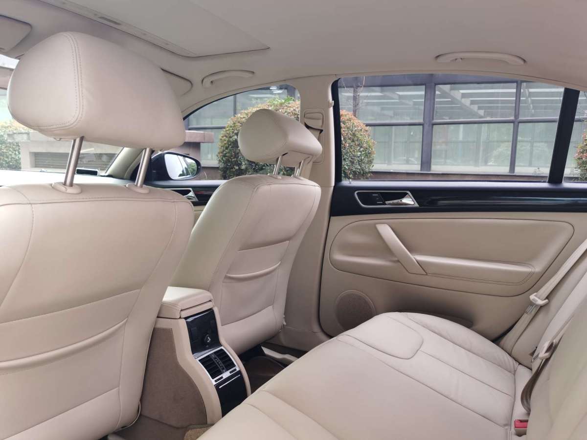 Volkswagen Passat Lingyu 2010 car image #8