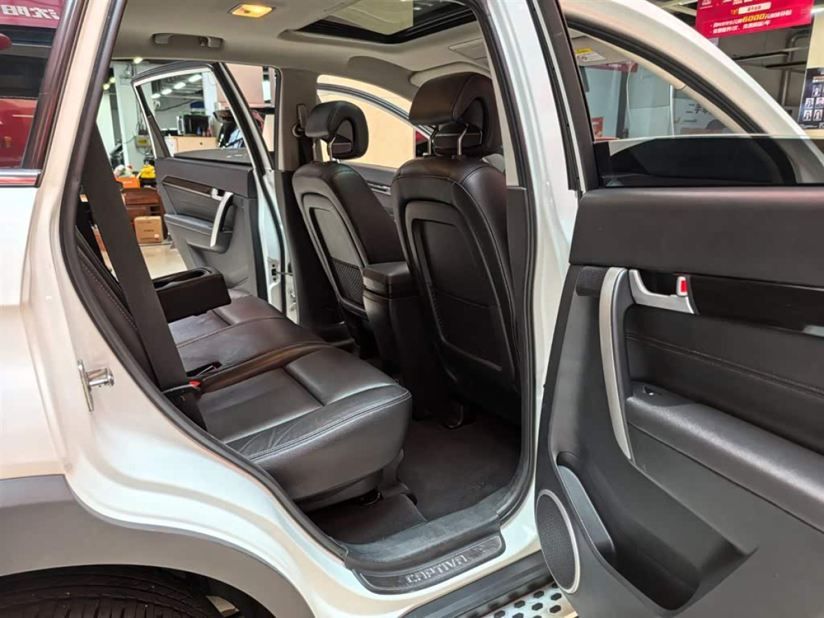 Chevrolet Captiva 2017 car image #8