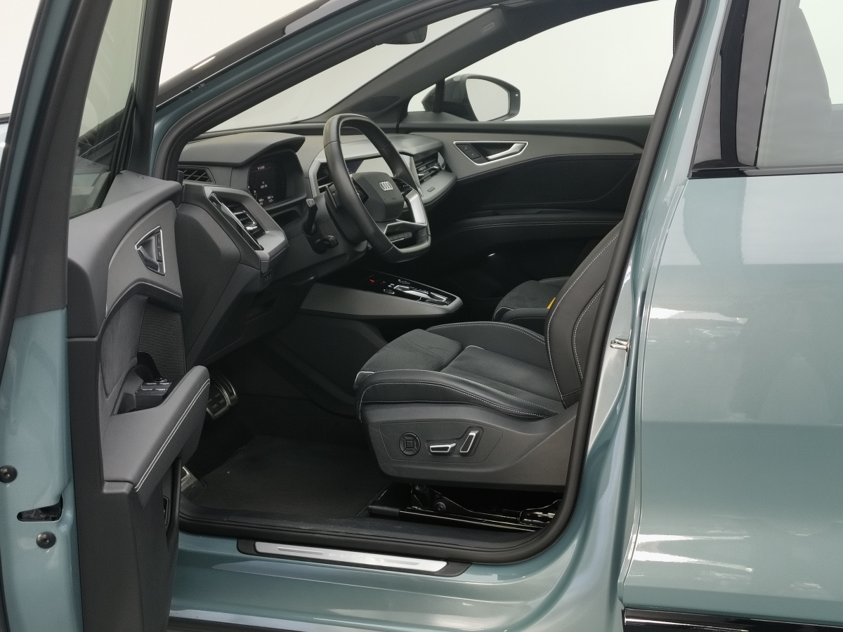 Audi Q5 e-tron 2023 صورة سيارة #8