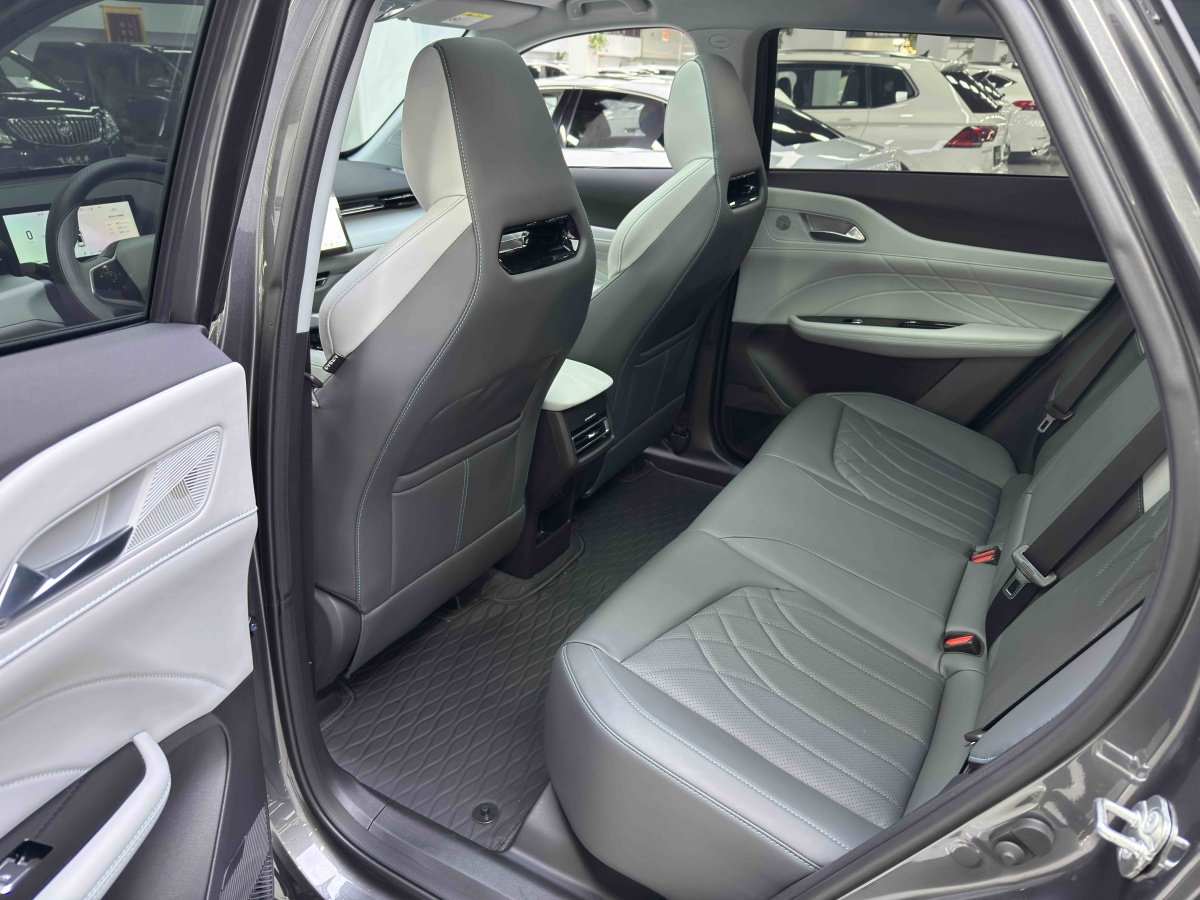 Changan UNI-Z PHEV 2025 #8 Changan UNI-Z PHEV 2025 car image #8