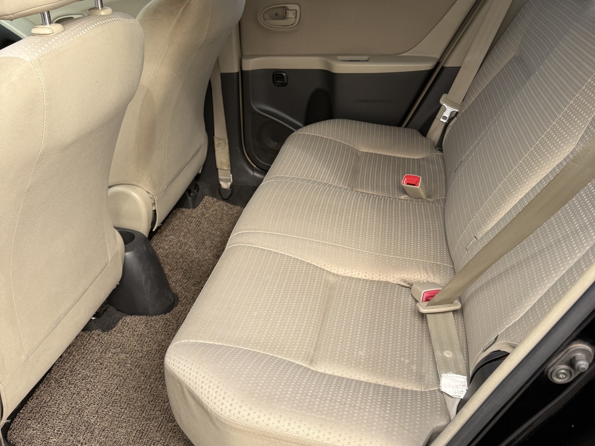 Toyota Yaris 2010 car image #8