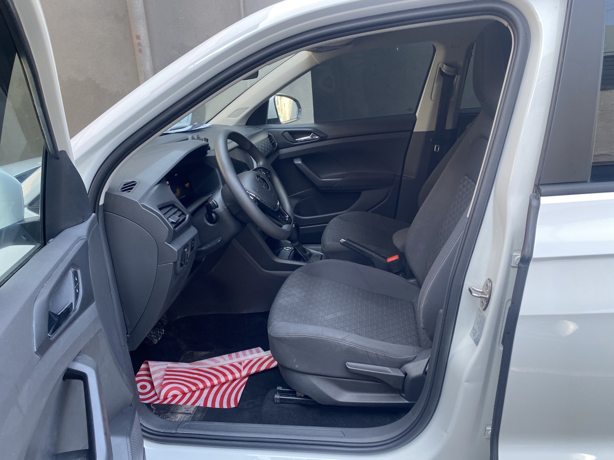 Volkswagen T-Cross 2023 car image #8