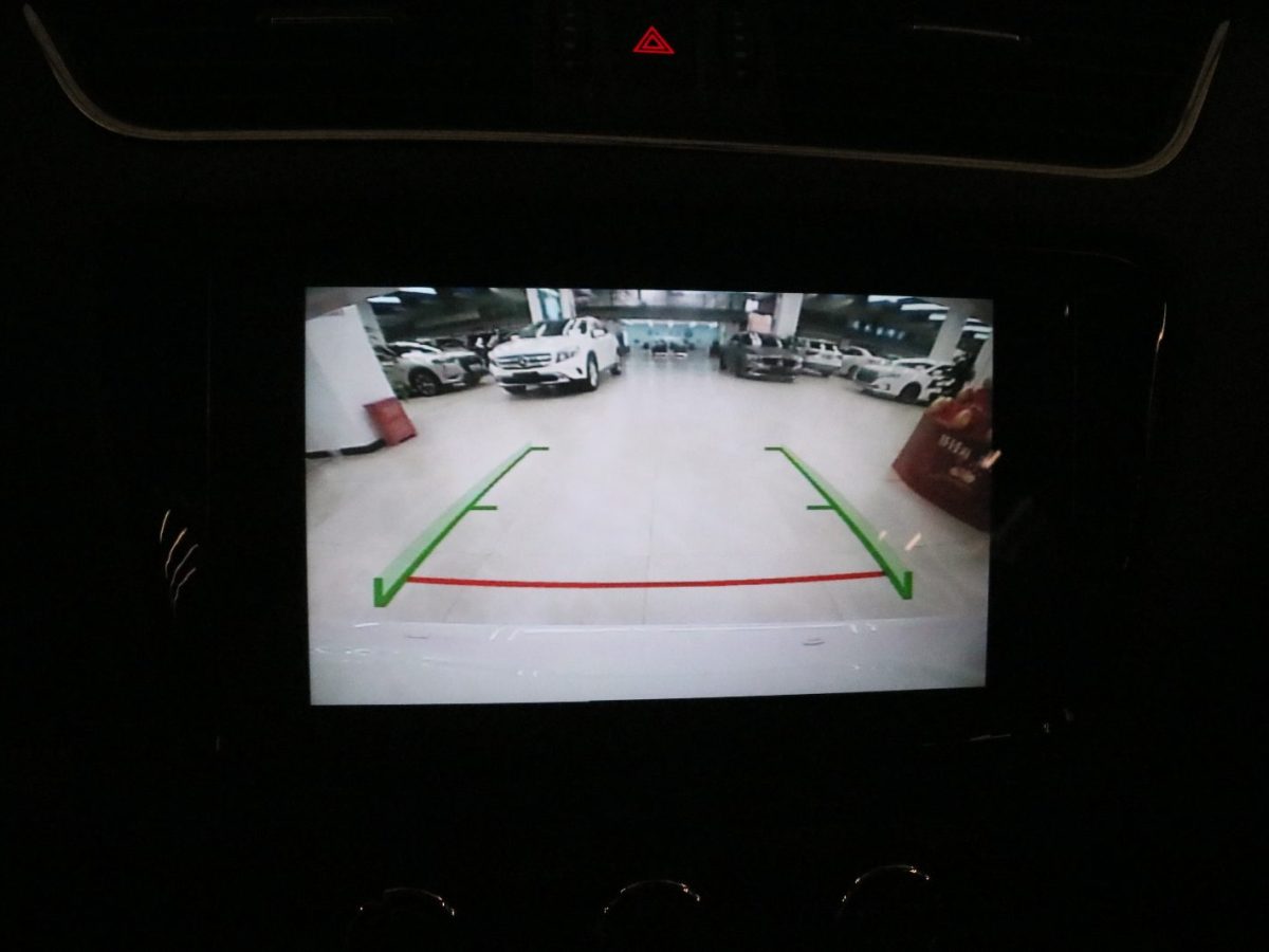 Skoda Octavia 2020 car image #8