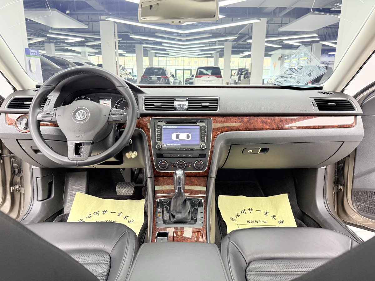 Volkswagen Passat 2012 car image #8
