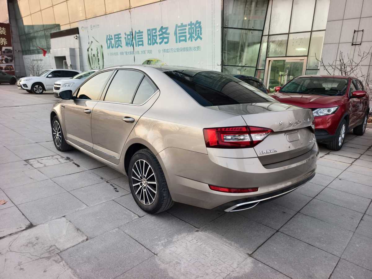 Skoda Octavia 2019 car image #8