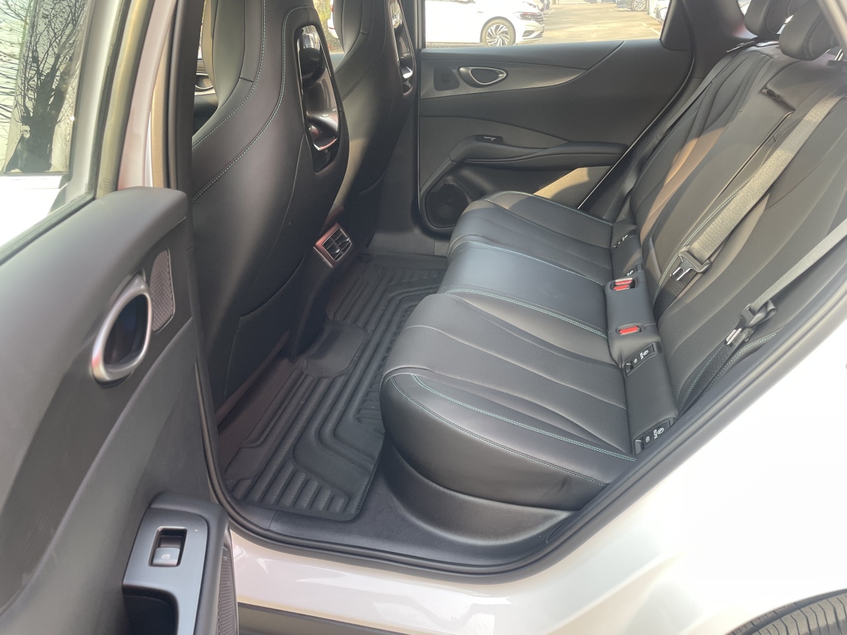 BYD 2025 #8 BYD 2025 immagine di auto #8