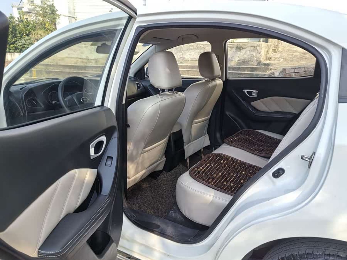 GAC Trumpchi GA3S 2014 #8 GAC Trumpchi GA3S 2014 car image #8