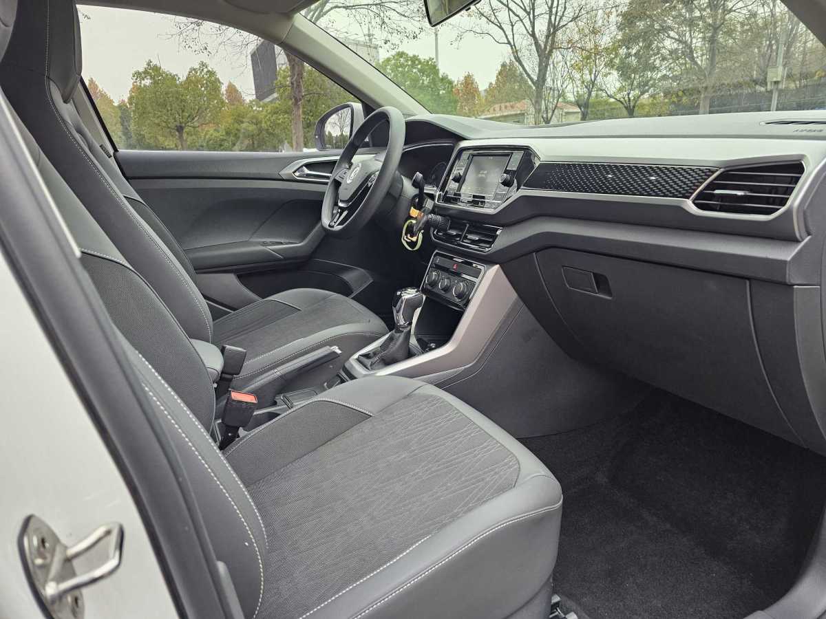 Volkswagen T-Cross 2020 #8 Volkswagen T-Cross 2020 car image #8