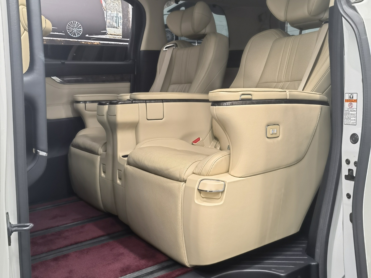 Toyota Alphard 2019 изображение автомобиля #8