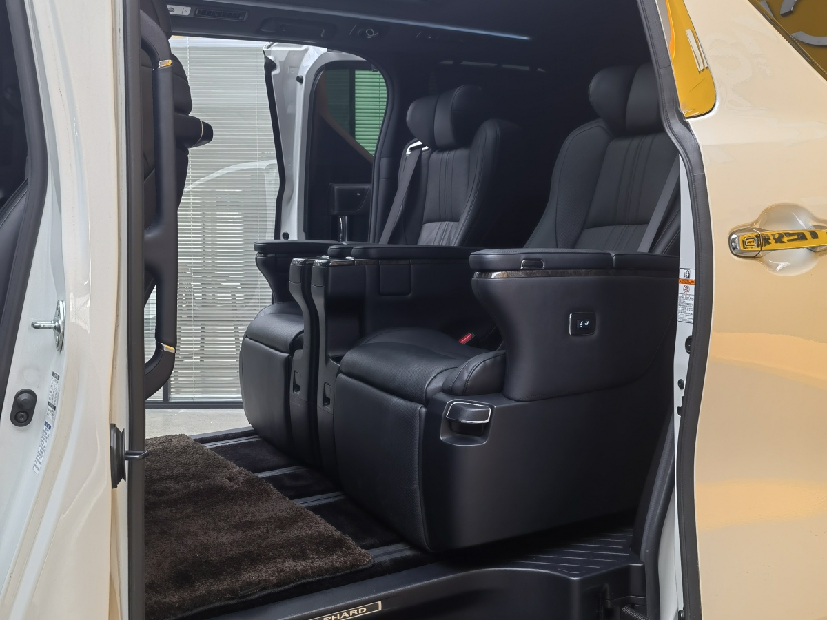 Toyota Alphard 2021 immagine di auto #8