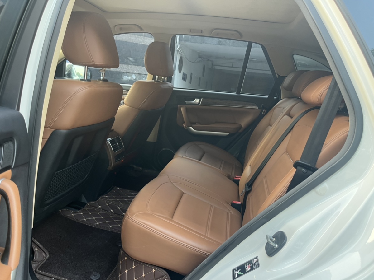 Haval H8 2017 car image #8