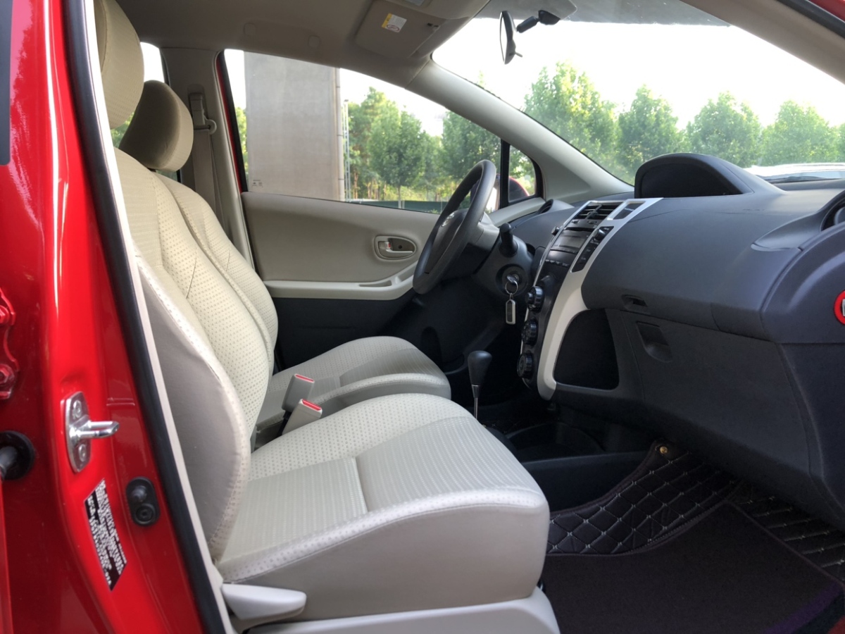 Toyota Yaris 2013 imagem de carro #8