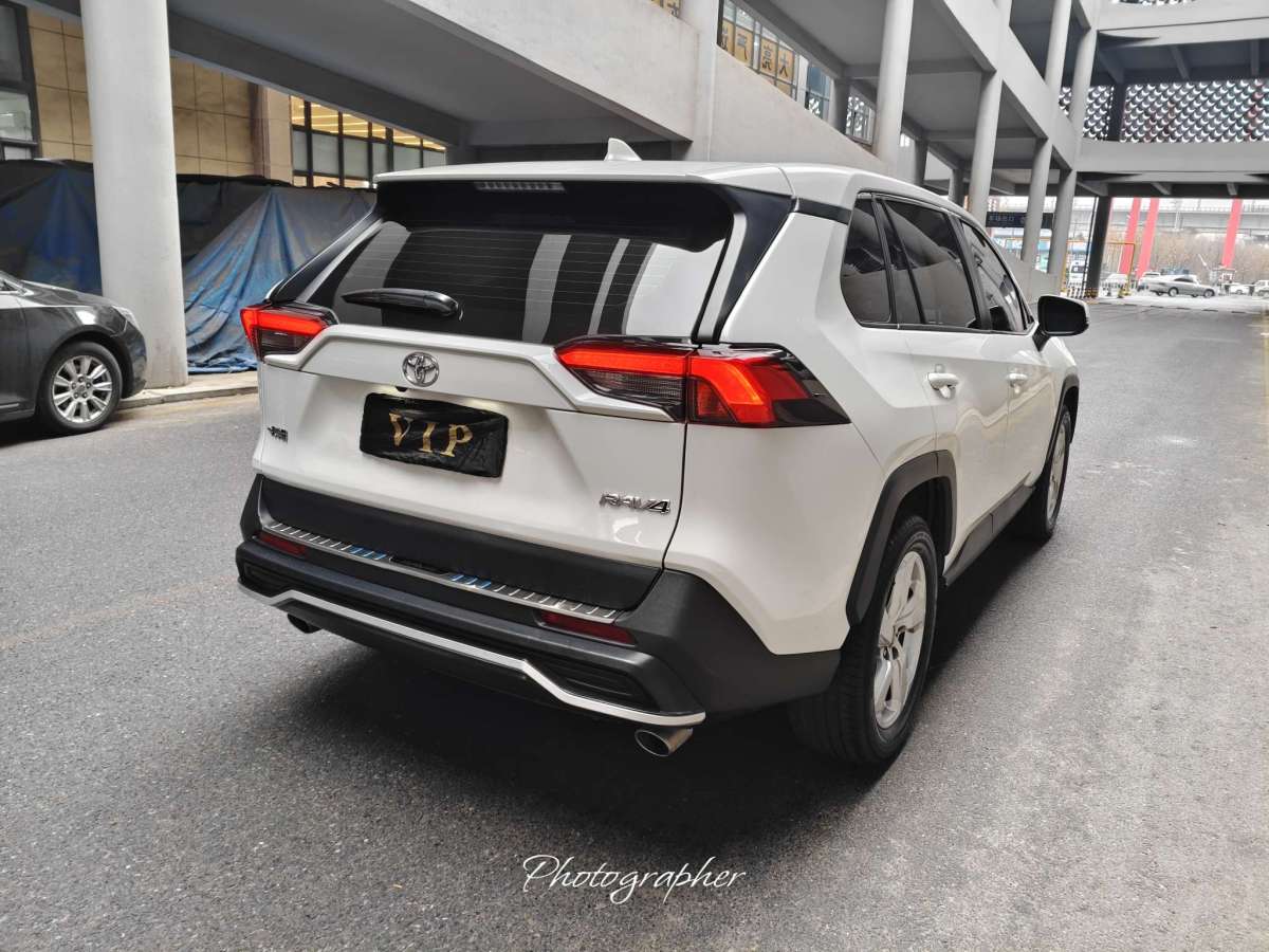 Toyota RAV4 Hybird E+ 2021 صورة سيارة #8