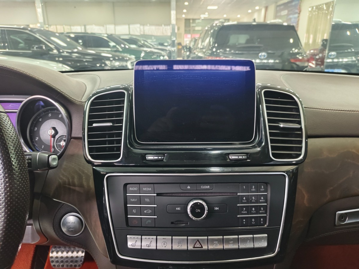 Mercedes-Benz GLE Class 2018 car image #8