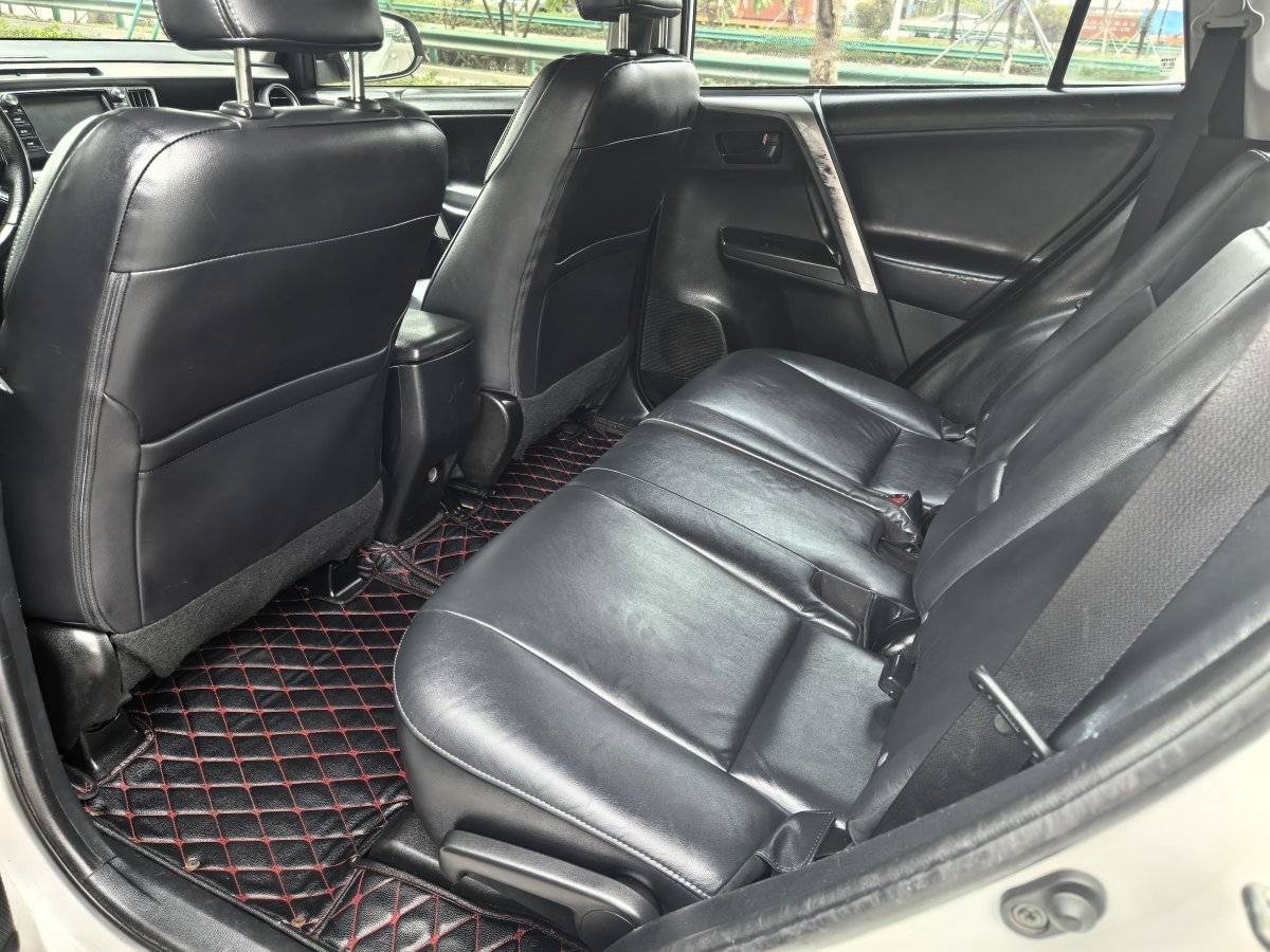 Toyota RAV4 2018 #8 Toyota RAV4 2018 car image #8