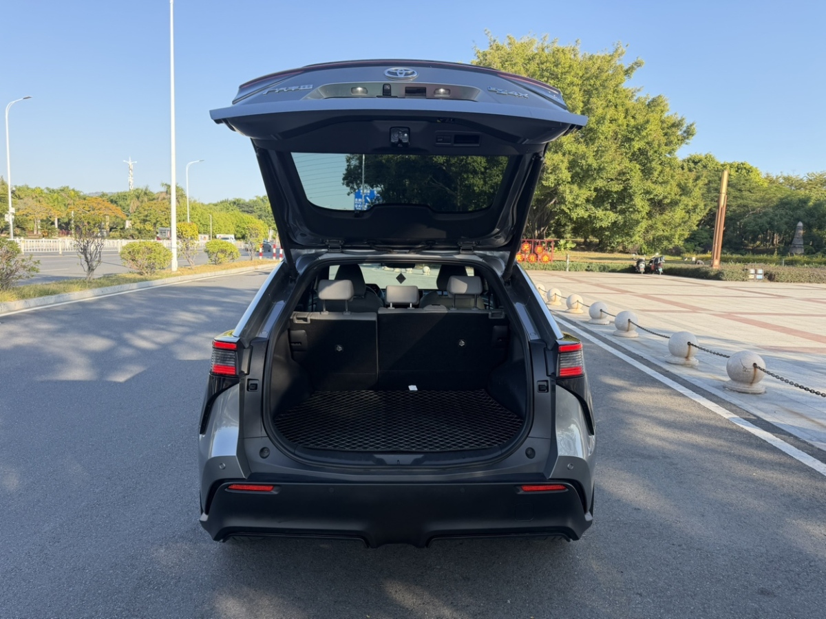 Toyota bZ4X 2022 изображение автомобиля #8