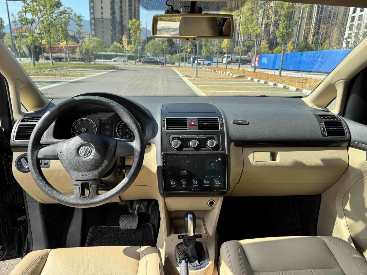 Volkswagen Touran 2015 #8 Volkswagen Touran 2015 car image #8