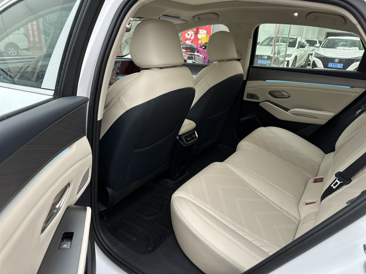 BYD Qin L 2025 #8 BYD Qin L 2025 car image #8