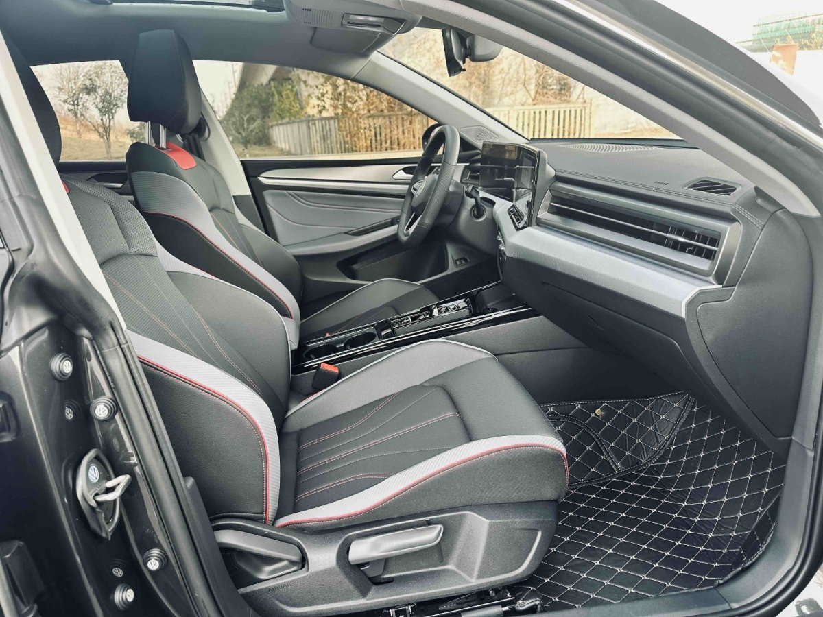 Volkswagen Lamando 2025 immagine di auto #8