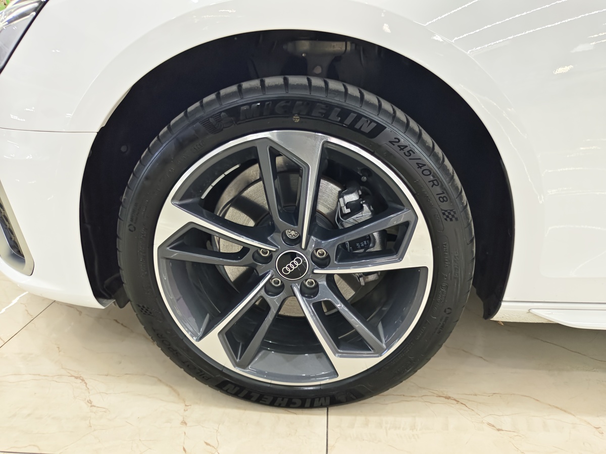 Audi A4L 2023 car image #8
