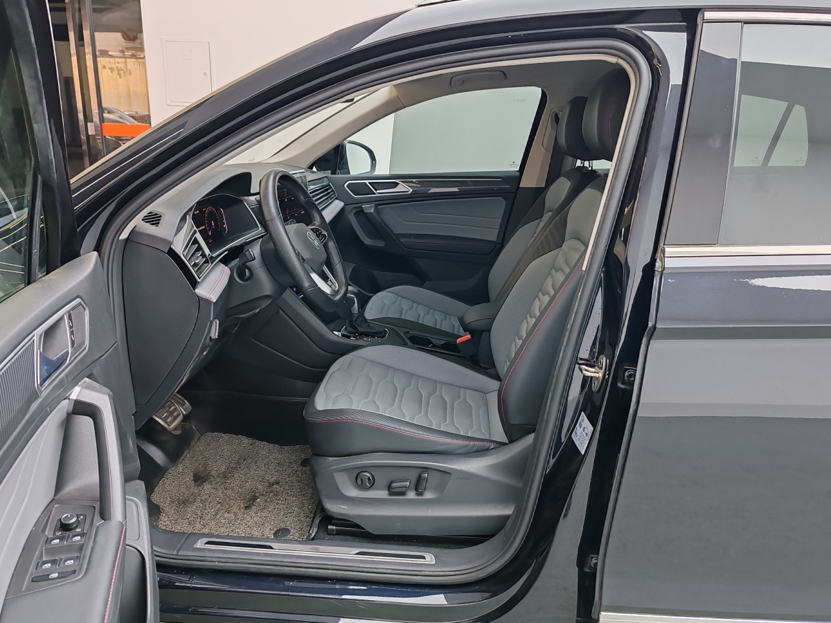 Volkswagen Tiguan X 2022 car image #8