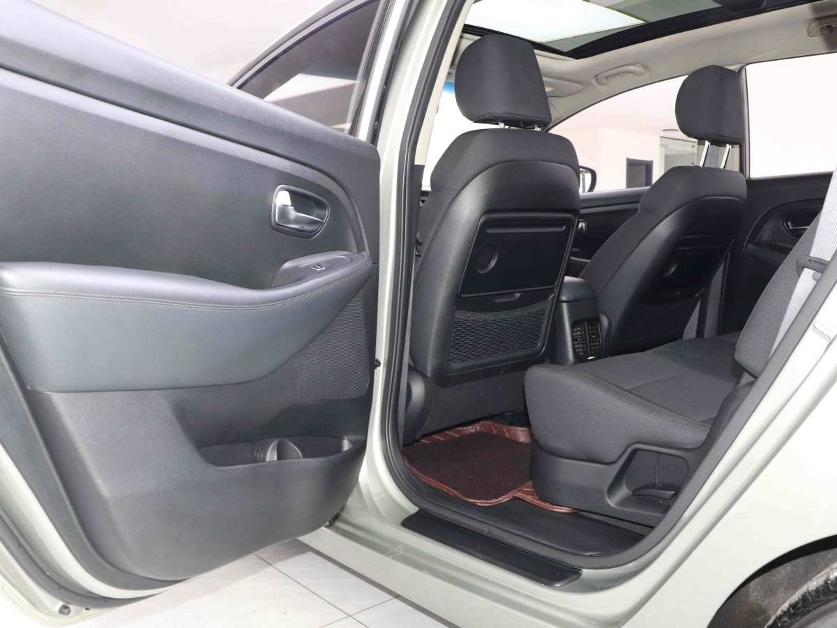 起亚 佳乐 2014 汽车图片 #8