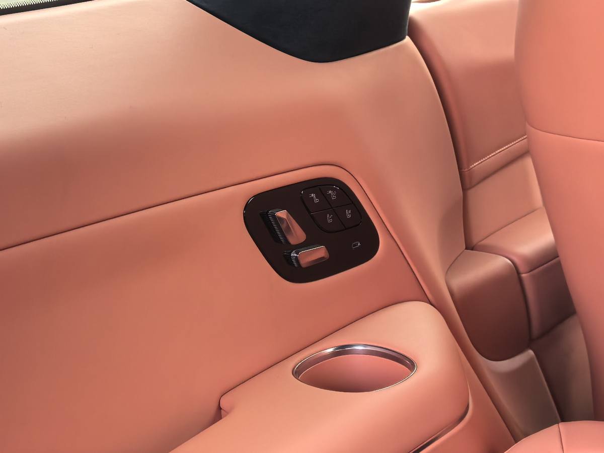 Lynk & Co 900 2025 car image #8