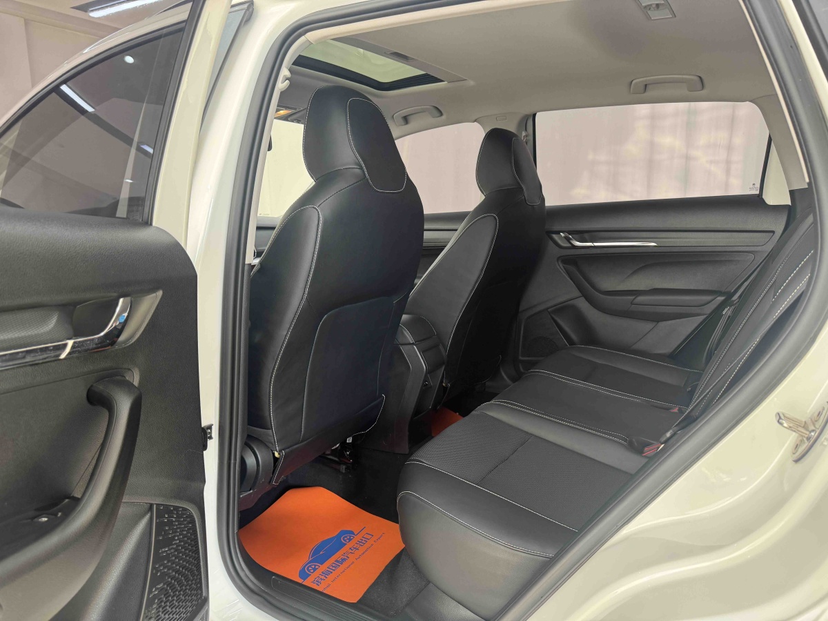 Skoda Kamiq 2021 car image #8
