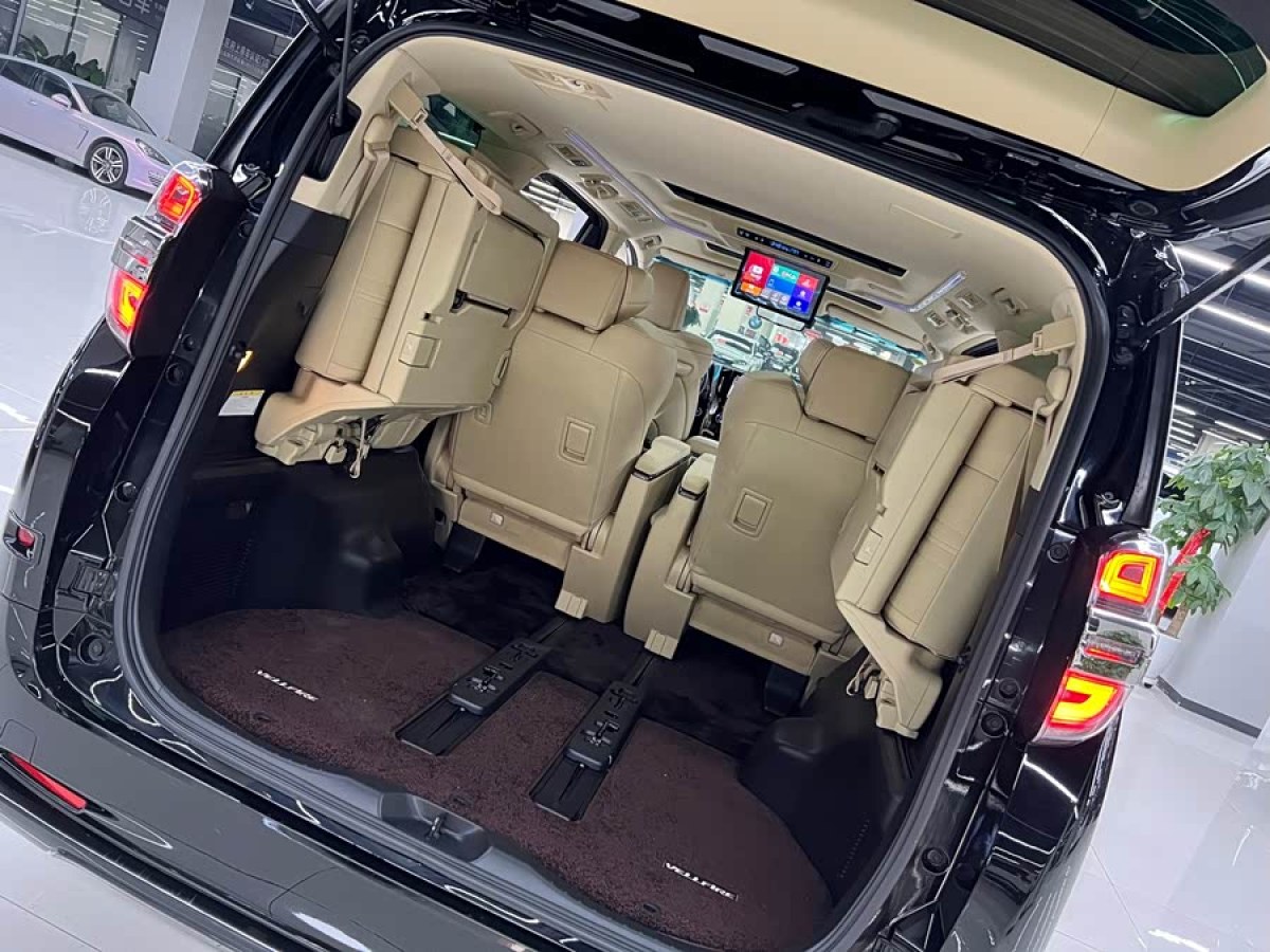 Toyota Vellfire 2022 car image #8