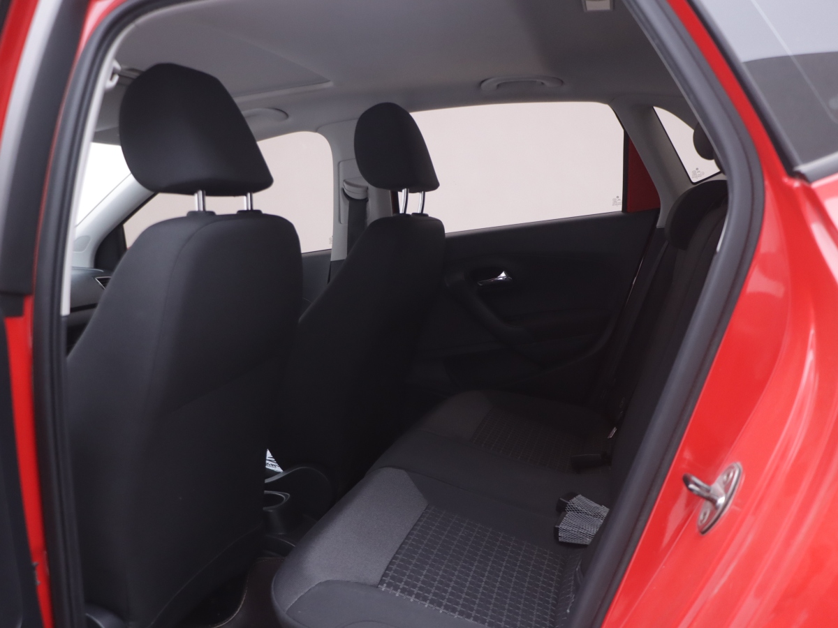 Volkswagen Polo 2018 car image #8