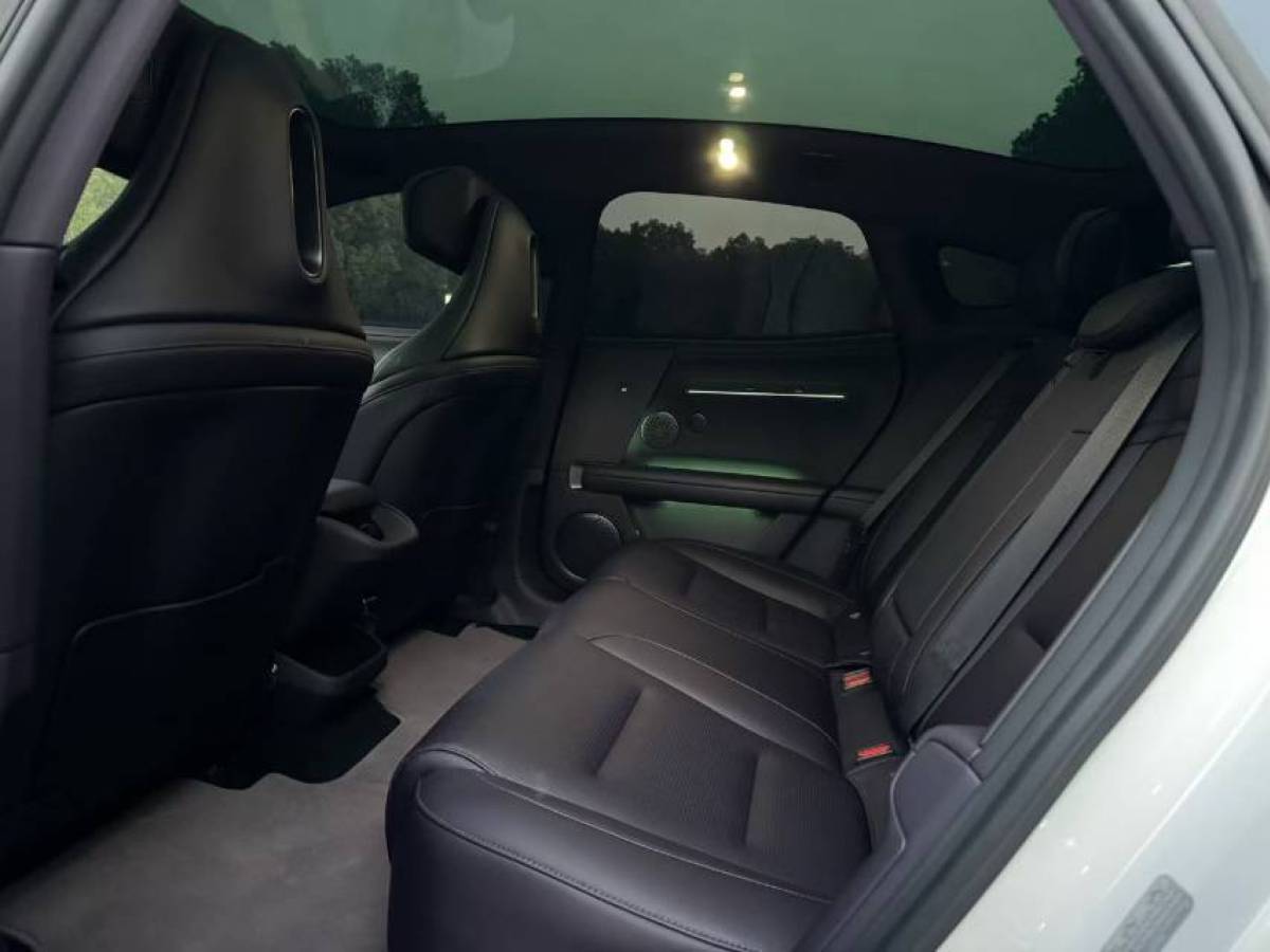 Avatr 06 2025 #8 Avatr 06 2025 car image #8