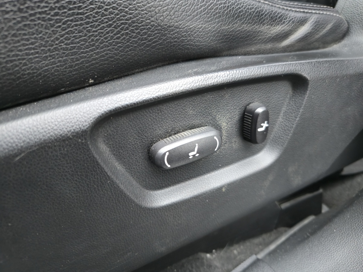 Chevrolet Captiva 2016 #8 Chevrolet Captiva 2016 car image #8