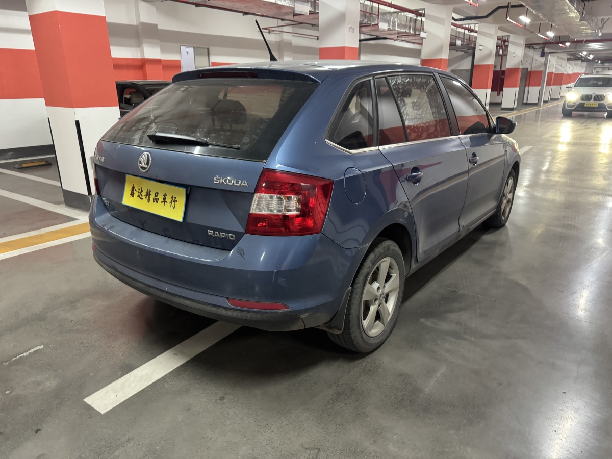 Skoda Rapid Spaceback 2016 car image #8