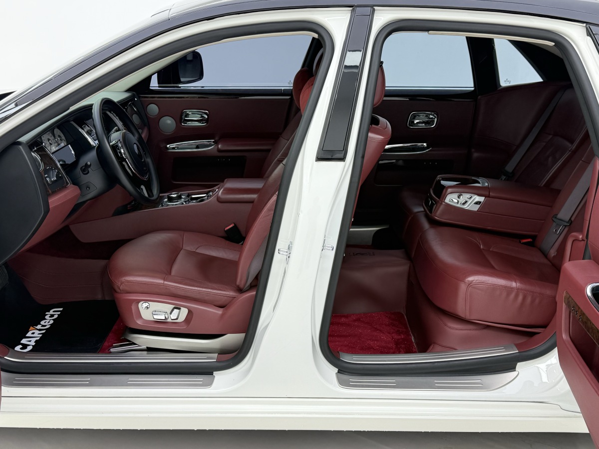 劳斯莱斯 古思特 2011 汽车图片 #8