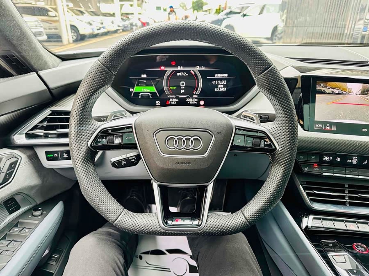 Audi RS e-tron GT 2024 car image #8