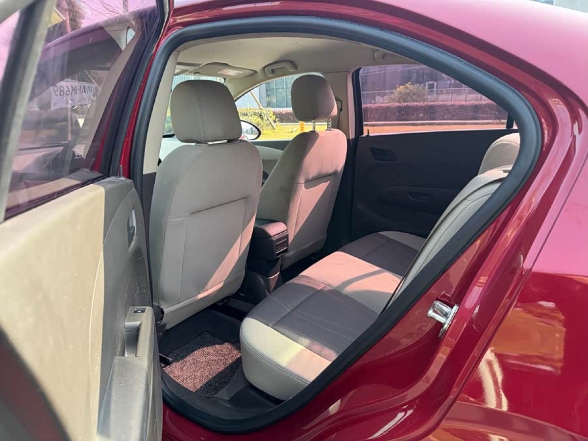 雪佛兰 爱唯欧 2014 汽车图片 #8