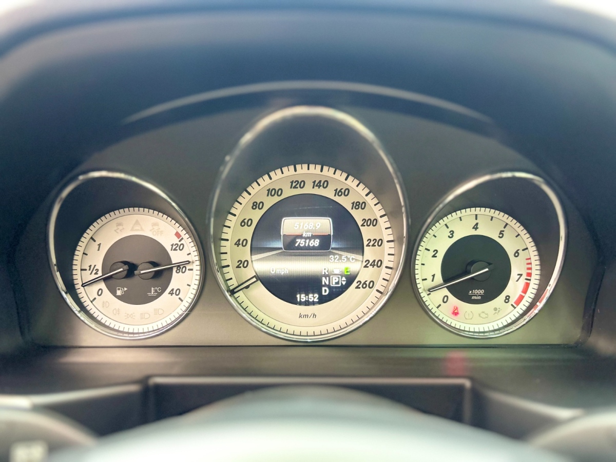 Mercedes-Benz GLK Class 2012 car image #8