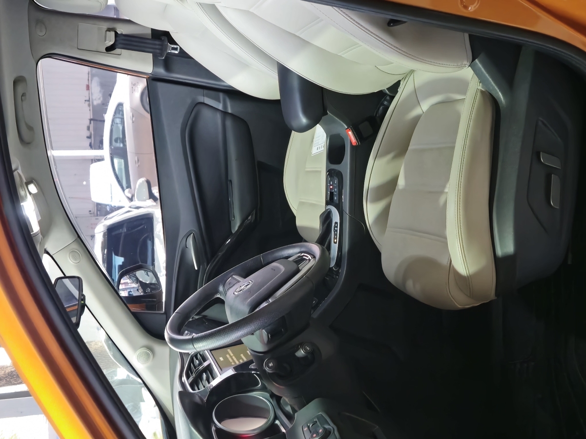 MG GS 2015 car image #8