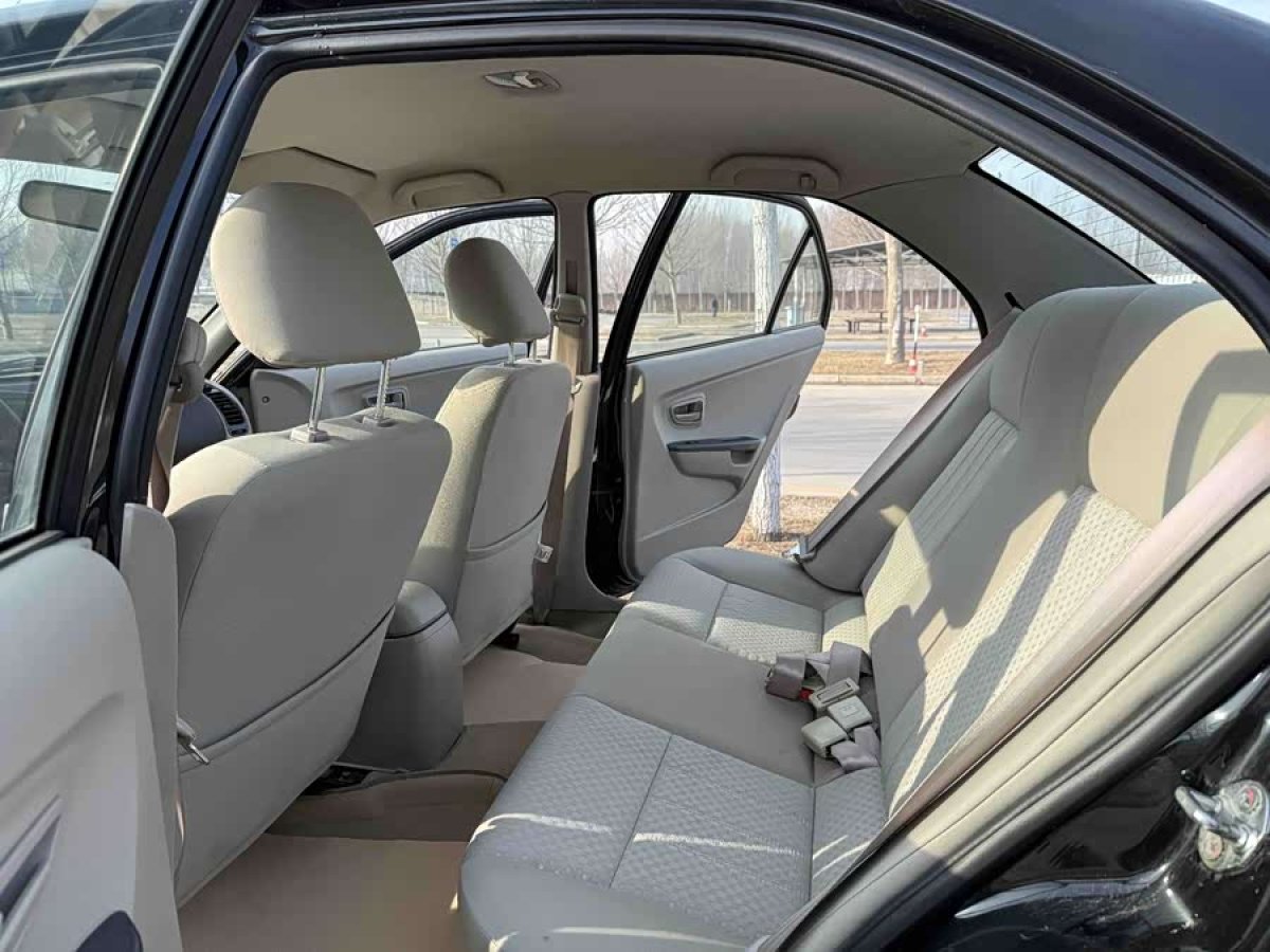 Soueast V3 Lingyue 2013 car image #8