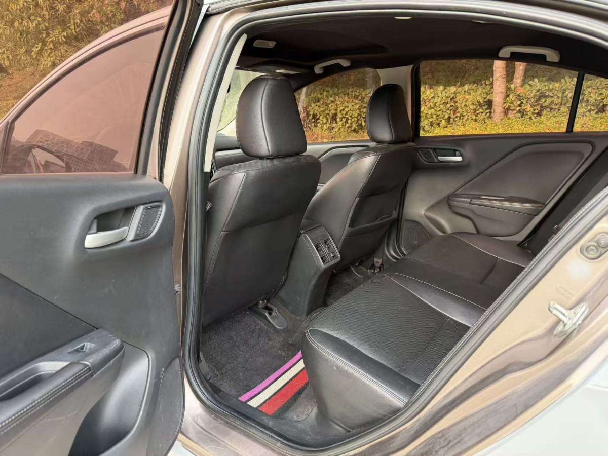 Honda Greiz 2015 car image #8