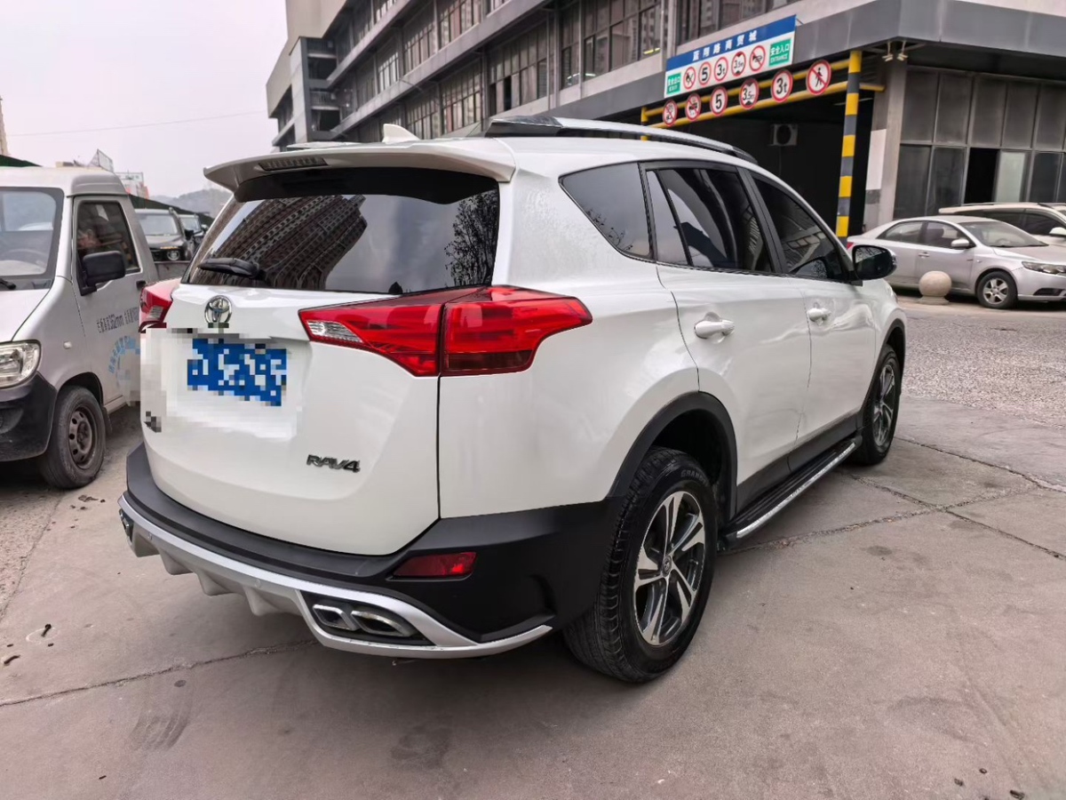 Toyota RAV4 2015 car image #8