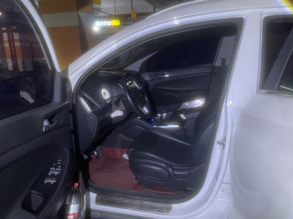 Hyundai Tucson 2016 car image #8