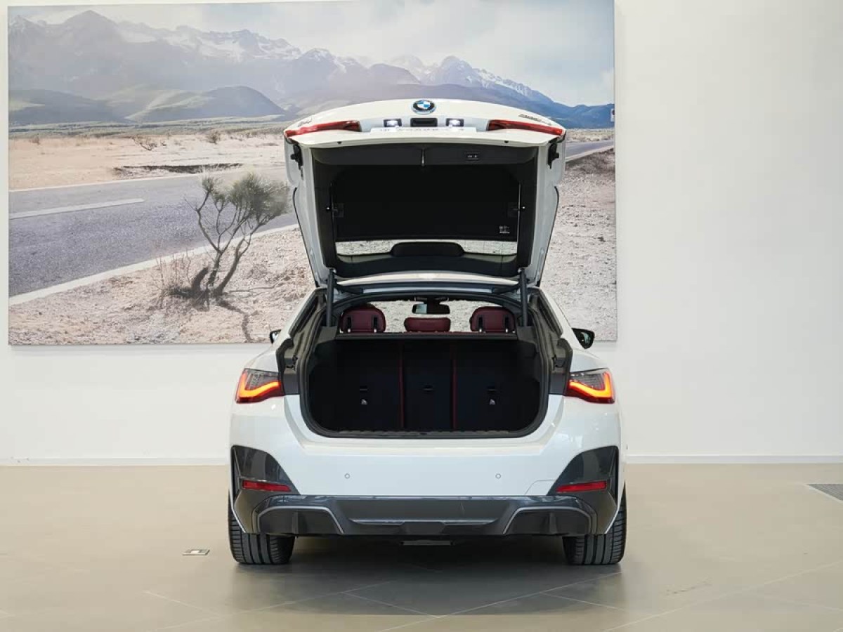 BMW i4 2023 car image #8